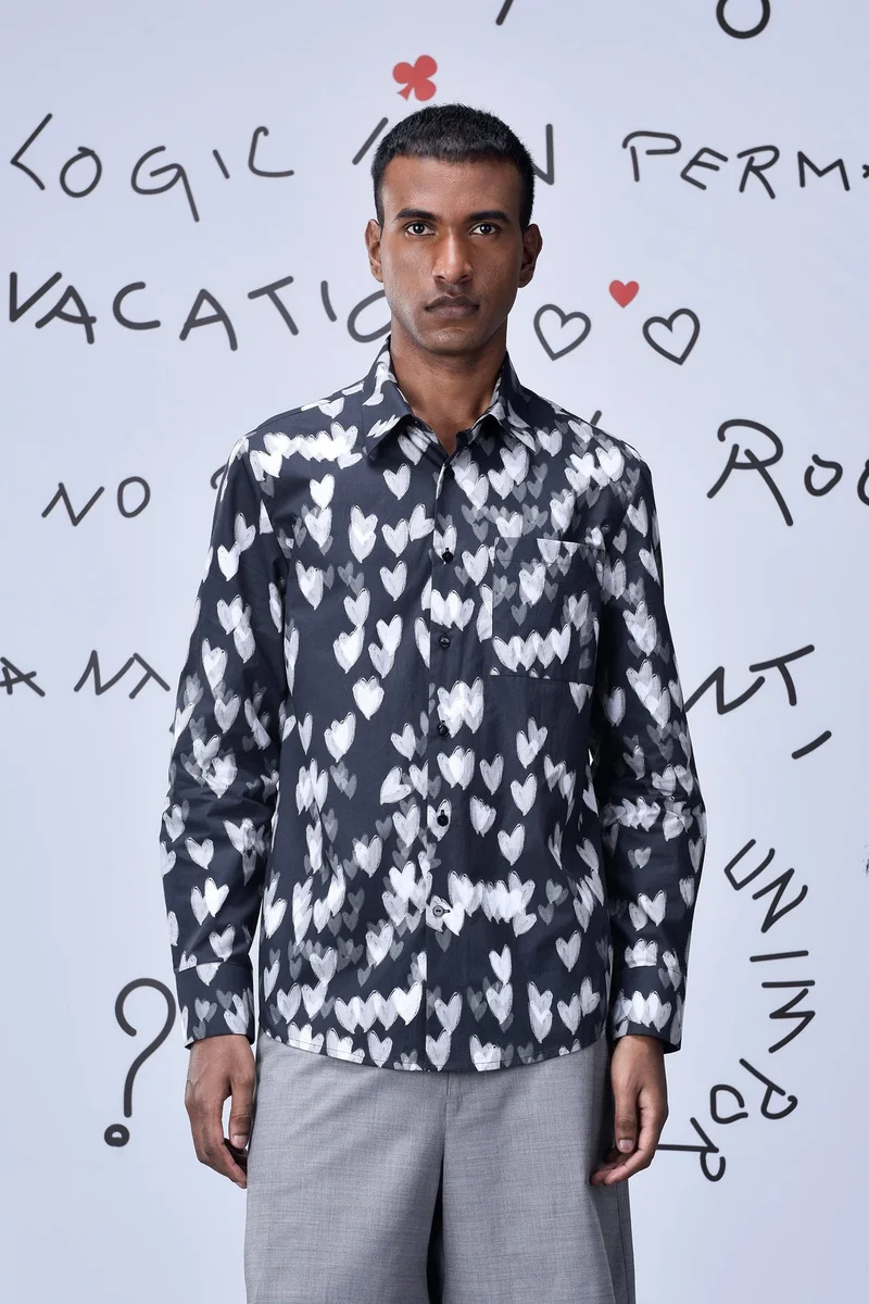 جينات ليكوانت هيمانت قميص بقلوب بأزرار بقصة عادية - أسود